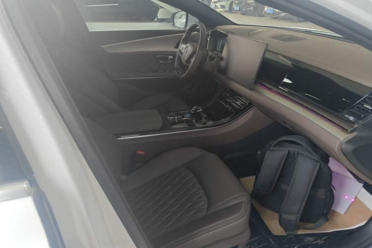 Used BYD Han 2023 EV Champion Edition 605KM Front-Drive Premium Model
