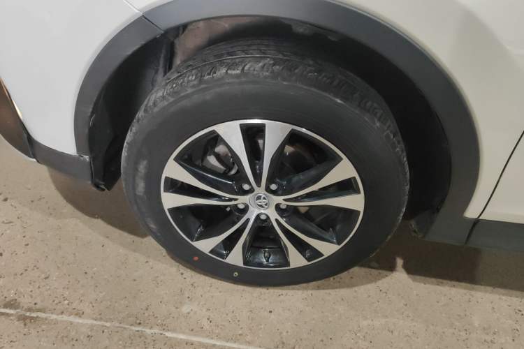 Used Toyota RAV4 2015 2.5L Automatic 4x4 Elite Edition
