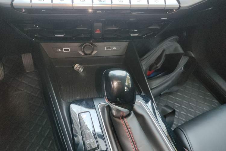 Used MG 5 2022 180 DVVT CVT Youth Luxury Edition
