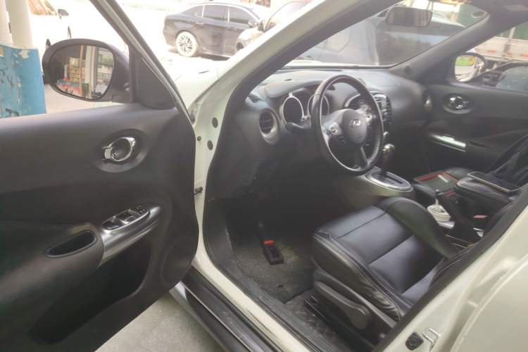 Used Infiniti ESQ 2014 1.6L Spontaneous Edition
