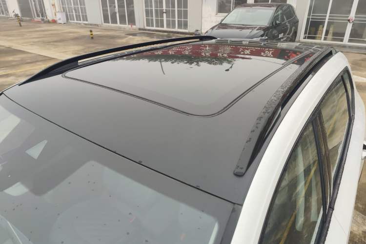 Used Volkswagen Tharu 2024 300TSI Two-Wheel-Drive Moon Luxury Edition
