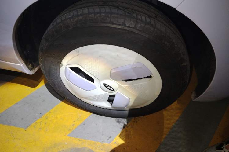 Used Chery QQ Ice Cream 2022 170km Sundae Phosphate Lithium-Ion
