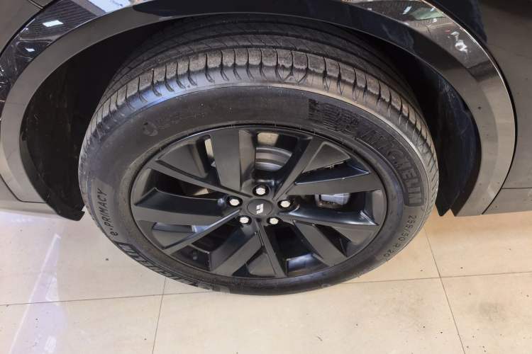 Used Li Auto L8 2023 Air model
