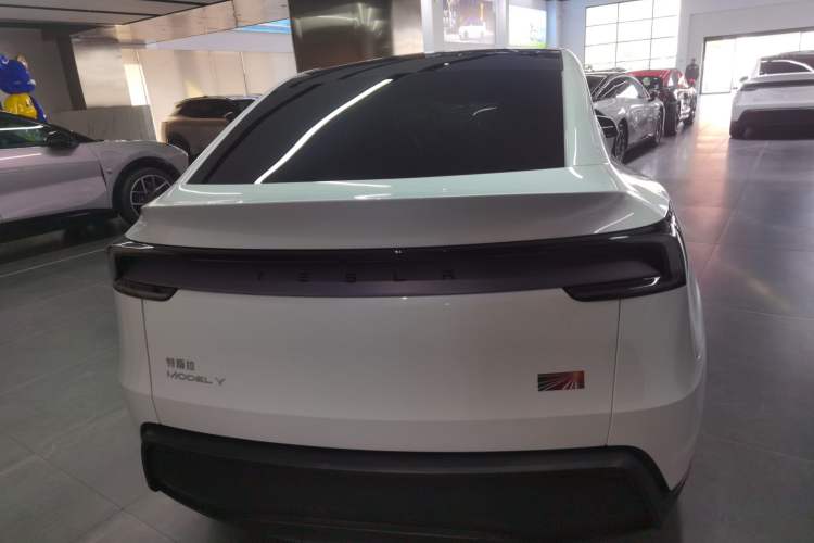Used Tesla Model Y 2025 Rear-Wheel Drive First Edition
