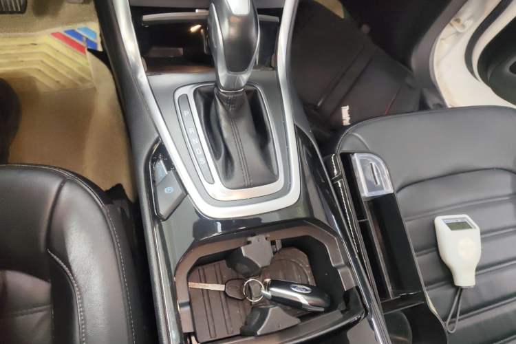 Used Ford Edge 2016 EcoBoost 245 Two-Wheel-Drive Titanium 7-Seater
