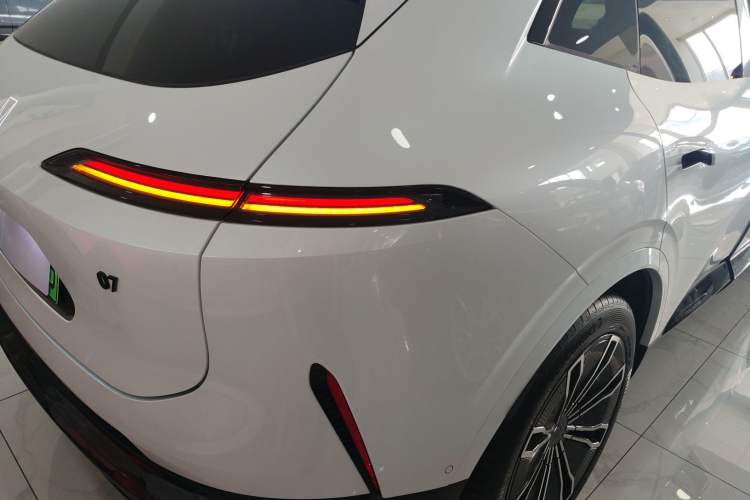 Used  07 2024 Ultra All-Electric Four-Wheel Drive