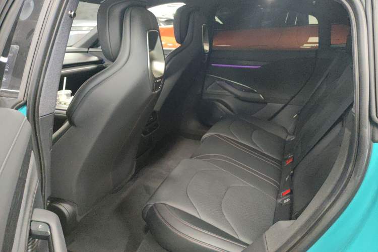 Used  SU7 2024 Rear-Drive Ultra-Long Range Advanced Pro-Level Intelligent Driving Version
