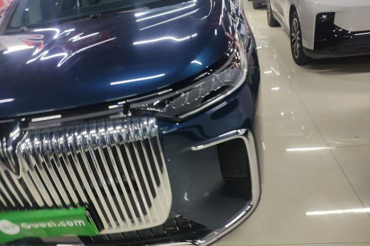 Used VOYAH Dream 2025 PHEV Four-Wheel Drive Prestige Kunpeng Edition