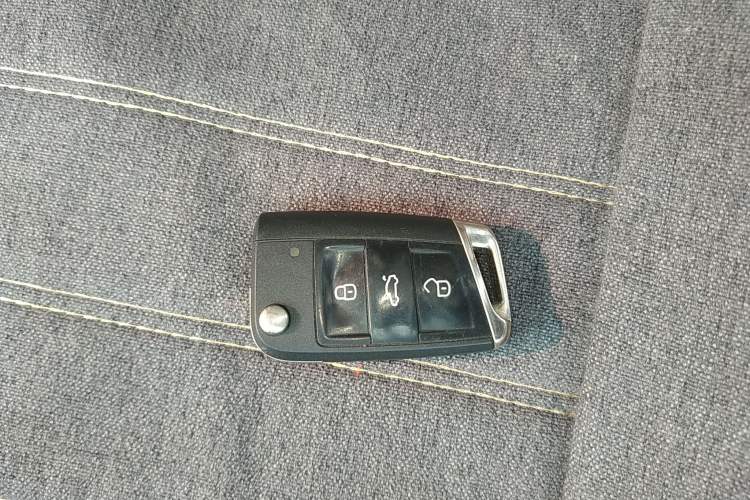 Used Volkswagen Golf 2020 Zhiai Edition 200TSI DSG Comfortable & Ambitious Version
