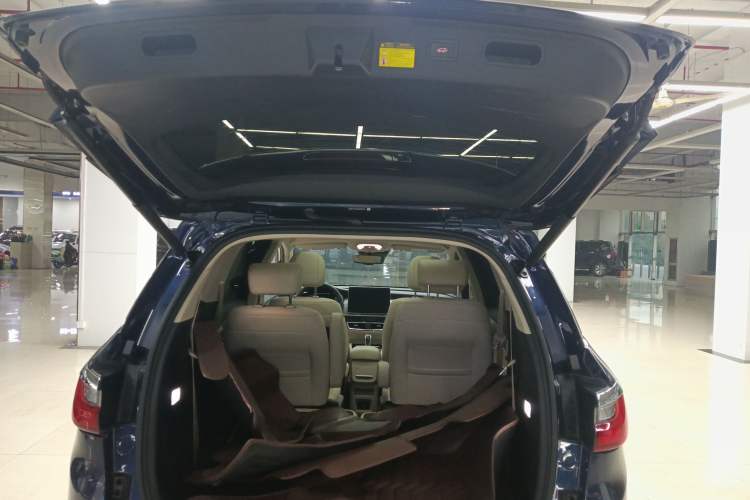 Used BYD Song MAX New Energy 2019 DM 1.5T Smart Connect Zhiyao Model 6 Seats China VI Standard
