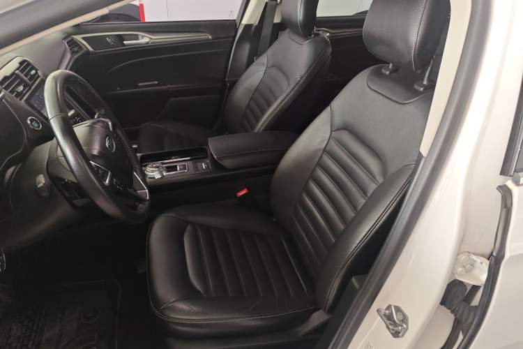 Used Ford Mondeo 2017 EcoBoost 180 Comfort Model
