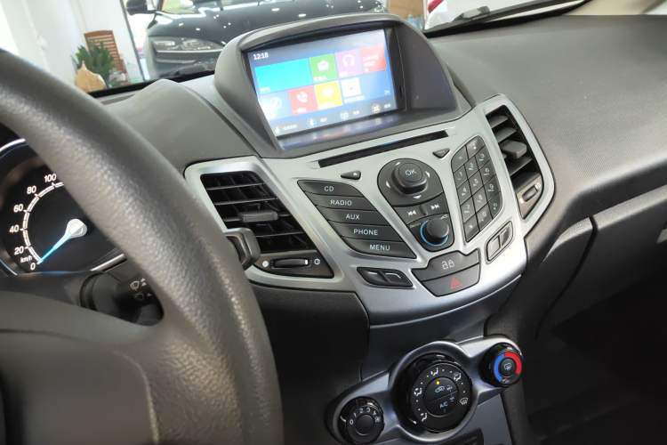 Used Ford Fiesta 2013 Hatchback 1.5L Automatic Fashion Edition
