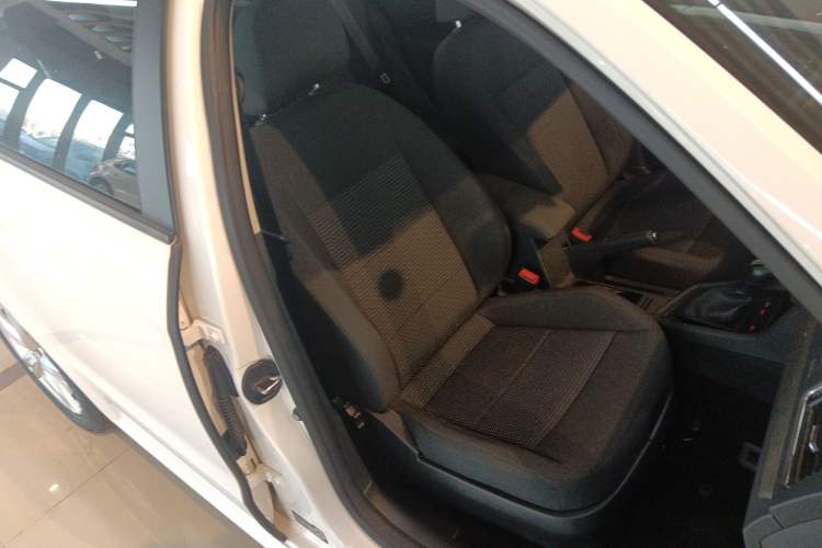 Used Volkswagen Lavida 2018 Classic 1.5L Automatic Fashion Edition China VI Standard
