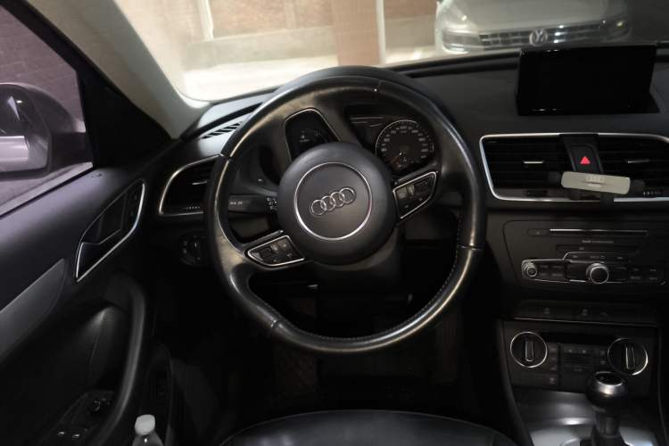 Used Audi Q3 2017 30 TFSI Fashion Model
