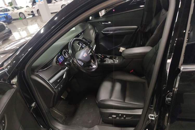 Used Cadillac XT4 2020 28T Two-Wheel-Drive Leading Version