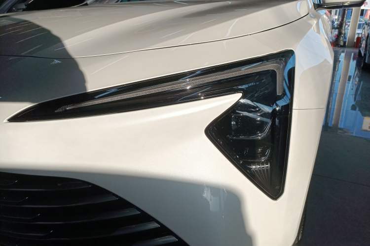 Used Buick LaCrosse 2025 28T Platinum Edition
