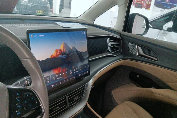 Used Denza D9 2022 DM-i 970 Four-Wheel Drive Flagship Model