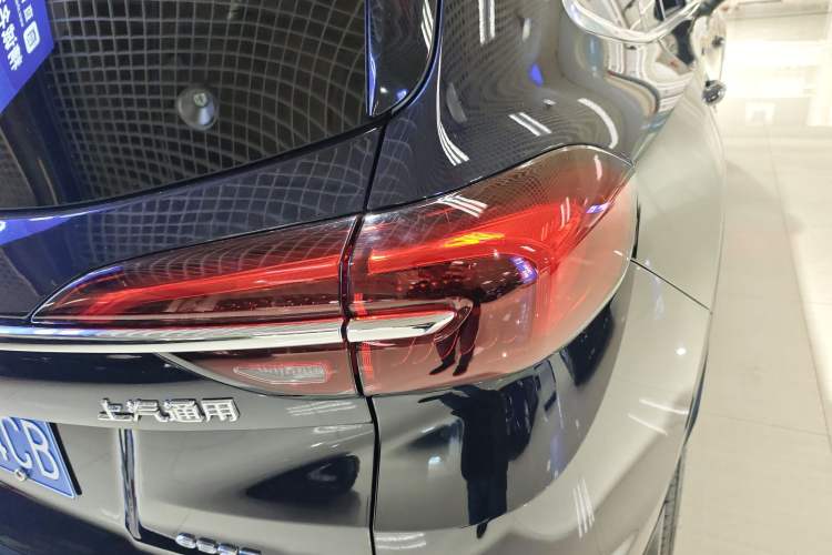 Used Buick Envision 2022 Encore Plus 652T Five-Seat Luxury Model
