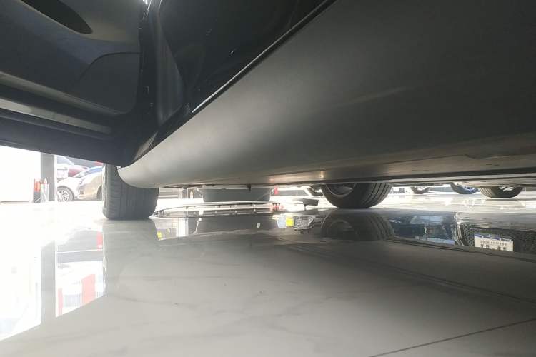 Used Tesla Model Y 2023 Long-Range All-Wheel-Drive Version
