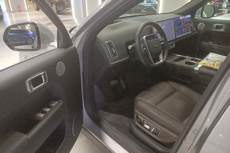 Used Li Auto L8 2023 Pro Model
