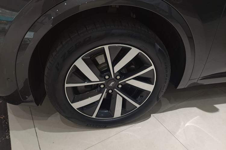 Used Li Auto L8 2023 Air model
