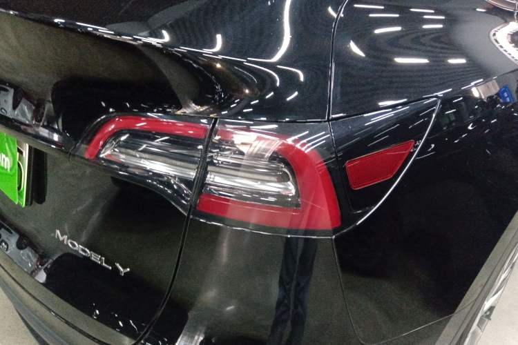 Used Tesla Model Y 2021 Standard Range Rear-Wheel Drive Version
