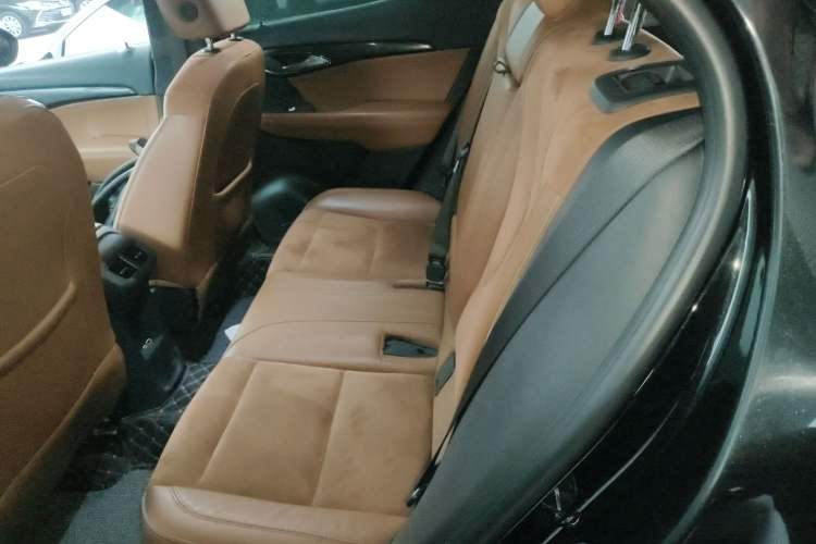 Used Buick Envision 2020 Encore S 652T Four-Wheel Drive Luxury Model
