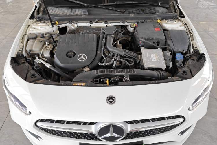 Used Mercedes-Benz A-Class 2022 Second Facelift A 200 L Sport Sedan Fashion Version
