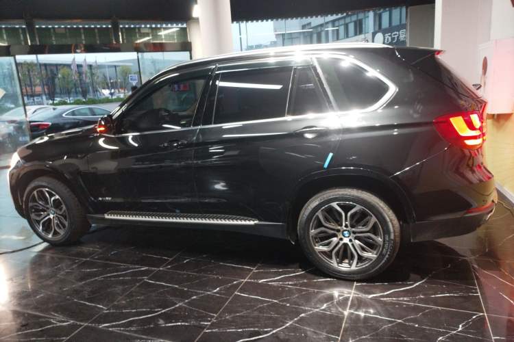 Used BMW X5 2018 xDrive28i
