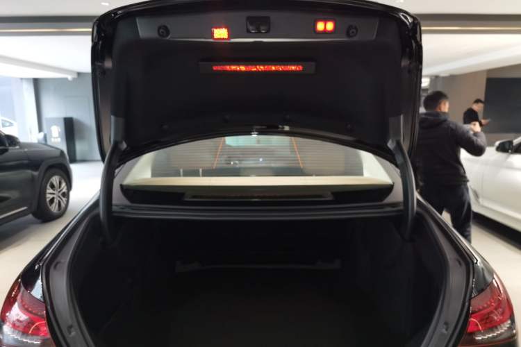 Used Mercedes-Benz E-Class 2023 Updated E 300 L Fashion Edition