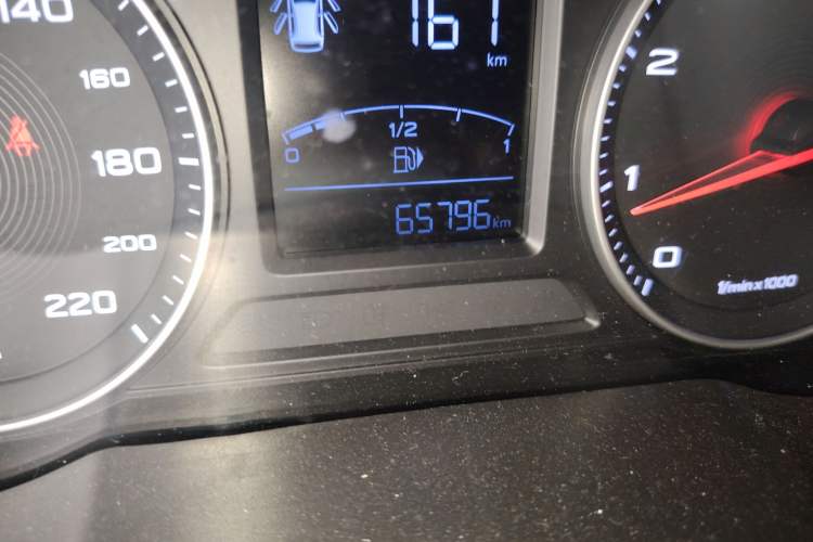 Used MG ZS 2020 Global Bestseller with 1.5L Engine Manual Transmission and a Massive 65-Inch Panoramic Sunroof Version
