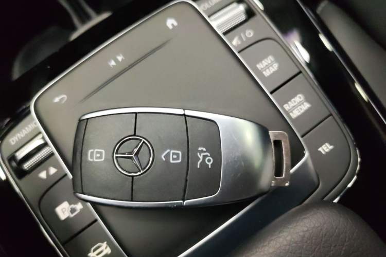 Used Mercedes-Benz A-Class 2022 Revised Version A 200 L Sport Sedan Fashionable Style
