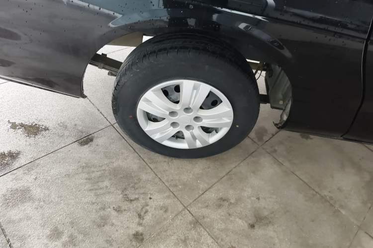 Used FORTHING Lingzhi 2023 M5L 1.6L Base Model 7 Seats
