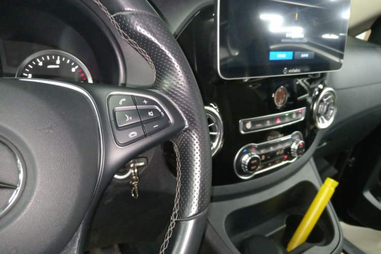 Used Mercedes-Benz Vito 2023 2.0T Business Version 7 Seats
