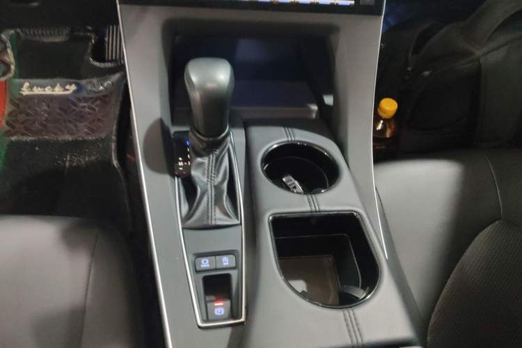 Used Toyota Avalon 2019 2.0L Ambition Edition China VI
