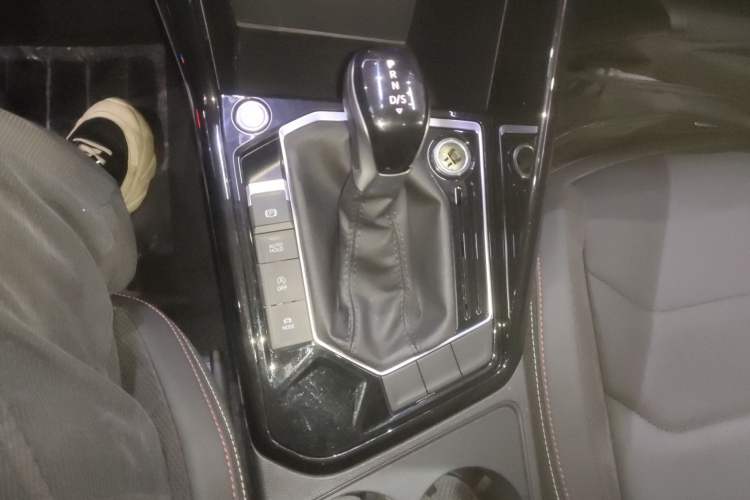 Used Volkswagen Tayron 2022 280TSI Two-Wheel Drive Luxury Smart Connectivity Version
