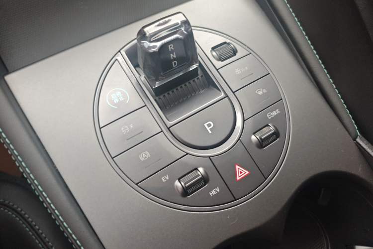 Used BYD Seal 06 New Energy 2024 DM-i 120KM Luxury Model
