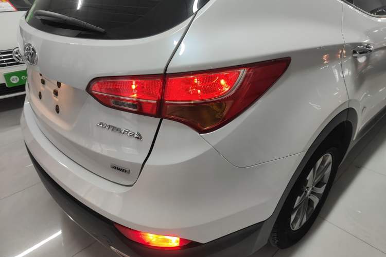 Used Hyundai Santa Fe 2015 2.0T Automatic All-Wheel Drive Smart Version 5 Seats