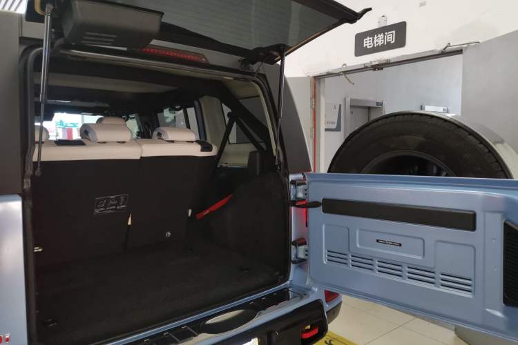 Used  BJ40 2023 2.0D Automatic Four-Wheel Drive Blade Hero Edition Adventurer Type
