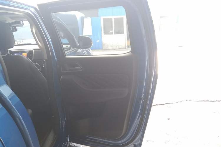 Used Great Wall Poer 2021 2.0T Global Version Passenger Automatic Diesel Two-Wheel Drive Comfort Trim Standard Cab GW4D20M
