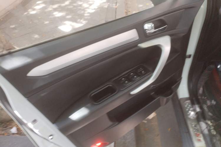 Used  Refine S3 2016 1.5L Manual Luxury Smart Version
