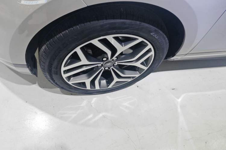 Used Land Rover Range Rover Evoque 2021 Range Rover Velar 249 PS R-Dynamic HSE Luxury Edition