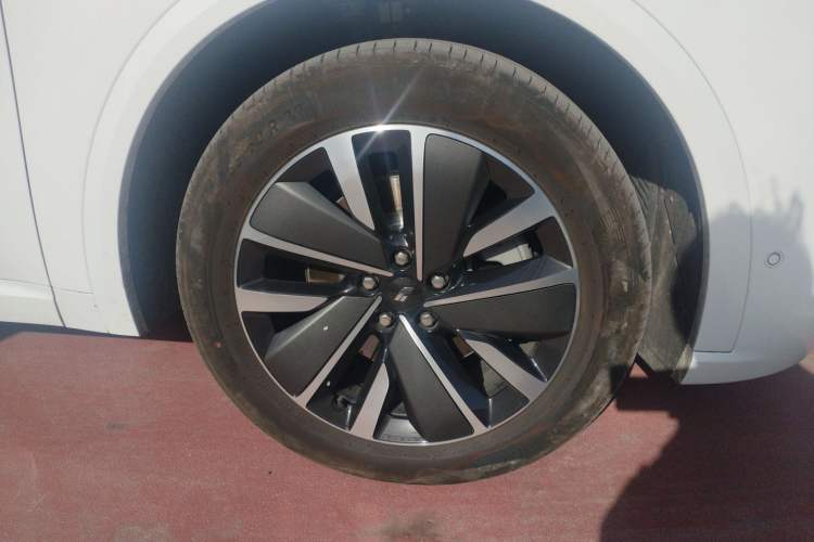 Used Li Auto L8 2025 Max Smart Refresh Edition