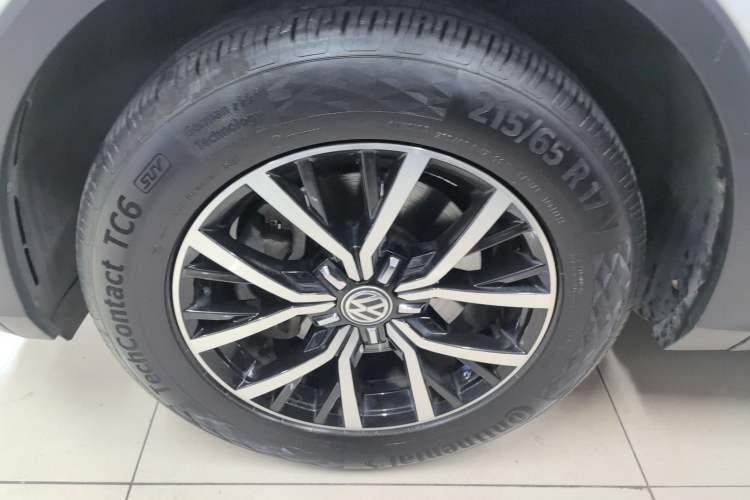 Used Volkswagen Tiguan L 2017 330TSI Automatic Two-Wheel Drive Luxury Edition
