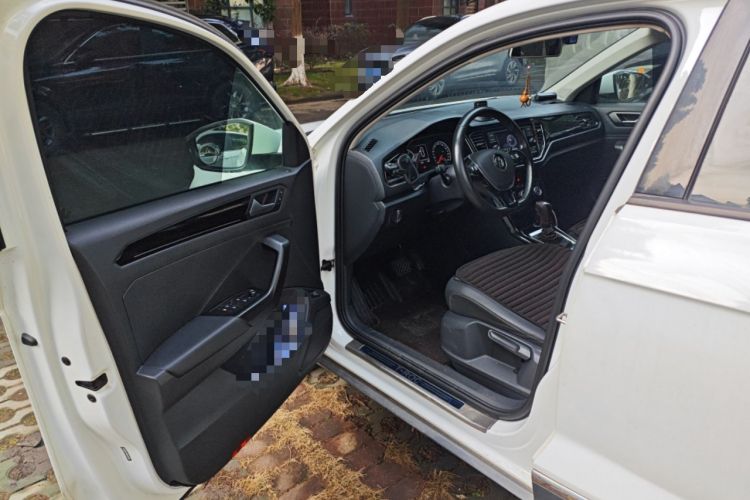 Used Volkswagen T-ROC 2018 280TSI DSG Two-Wheel-Drive Comfort Version China V Standard
