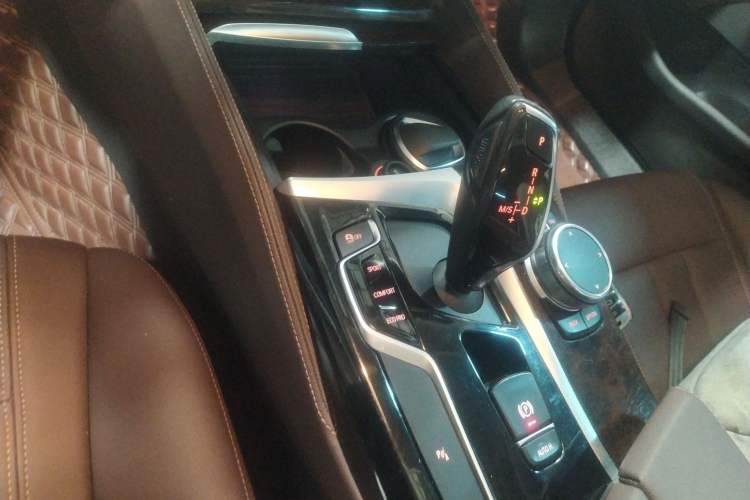 Used BMW 5 Series 2018 525Li Luxury Package