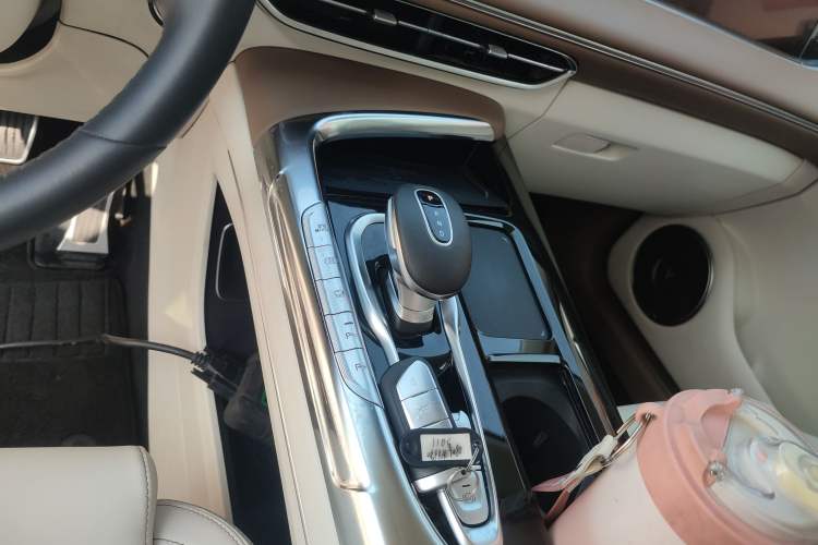 Used VOYAH FREE 2021 Four-Wheel Drive Standard All-Electric Exclusive Luxury Package
