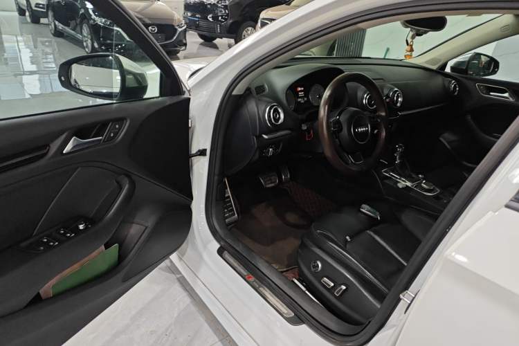 Used Audi A3 2015 Limousine 40 TFSI Automatic Comfort Model

