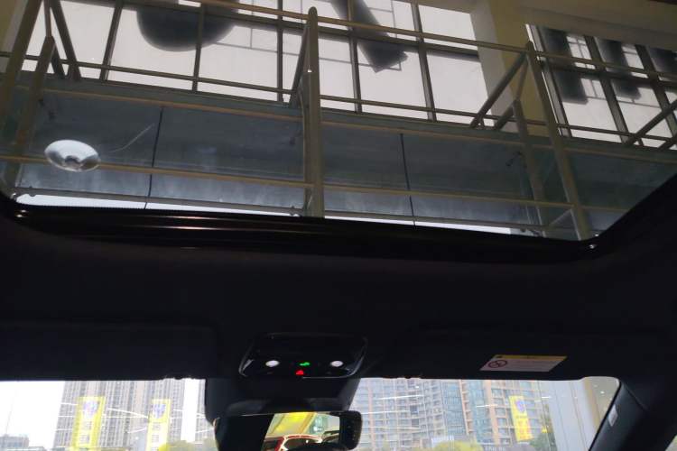 Used Lynk & Co 08 EM-P 2025 245km Ultra-Long Range Halo