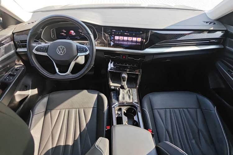 Used Volkswagen Passat 2022 330TSI Starry Luxury Edition
